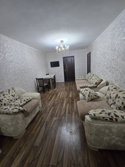 İcarəyə verilir 4 otaqlı köhnə tikili 75 m² — Bakı
