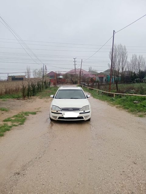 Ford Mondeo: 2 l 2004 il 470000 km Sedan — Digah