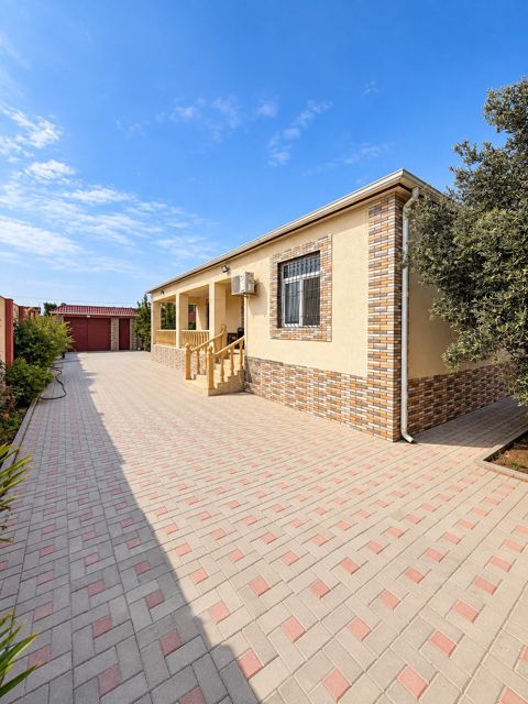Satılır 4 otaqlı həyət evi/bağ evi 170 m² — Bakı