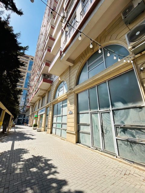 Satılır obyekt 253 m² — Bakı
