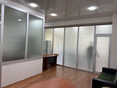 Satılır 6 otaqlı ofis 250 m² — Bakı