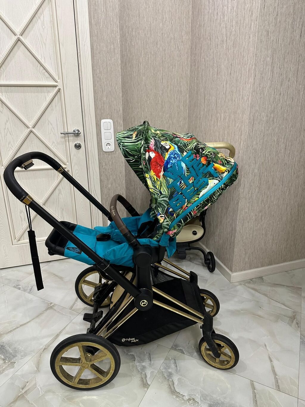 Sabisbaki Cybex 900man satilir Kolyaska qenedli qara (qenedinin biri — Arabalalar, Qobu (2)