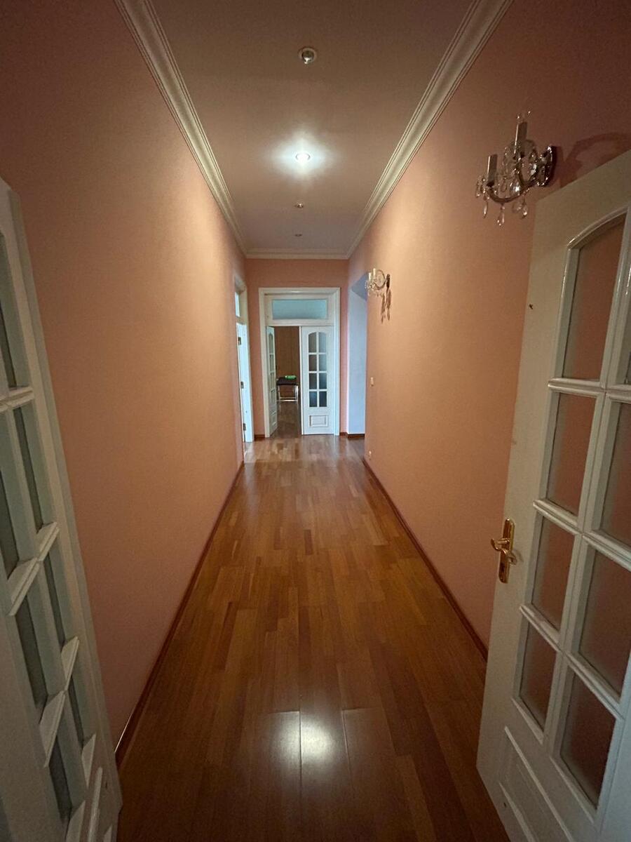 Satılır 7 otaqlı köhnə tikili 400 m² — Mənzil, Bakı (2)