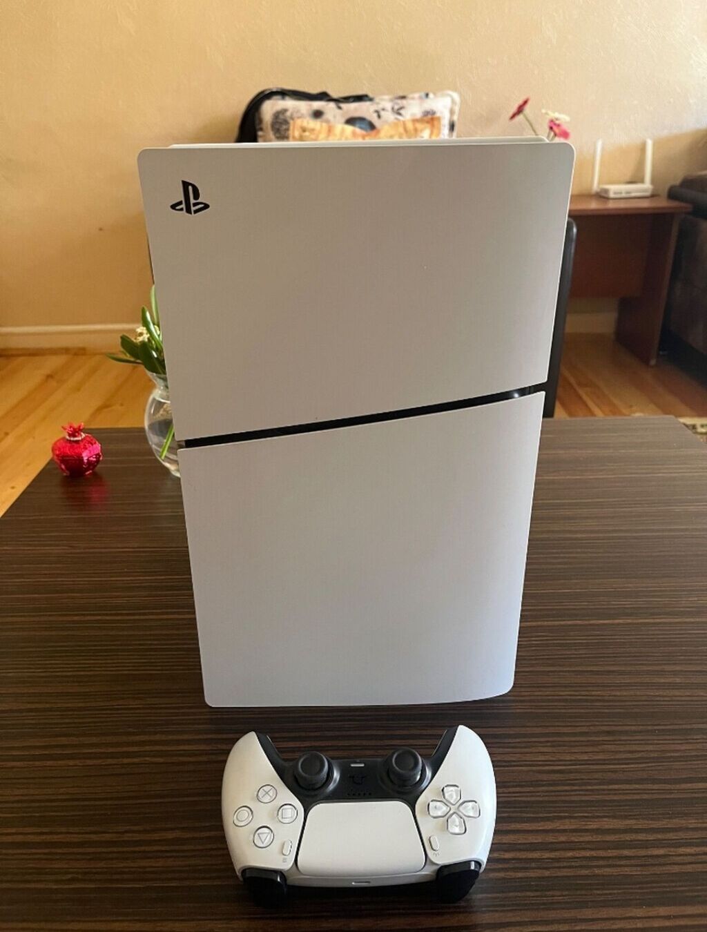 Salam playstation 5 slim satiram hecne problemi yoxdu qutusu oyunlari — Oyun konsolları, Bakı