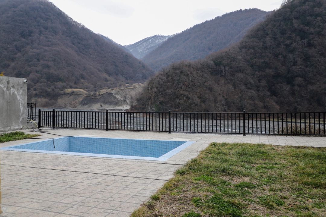 Satılır 6 otaqlı həyət evi/bağ evi 300 m² — Ev, villa, Qax (3)