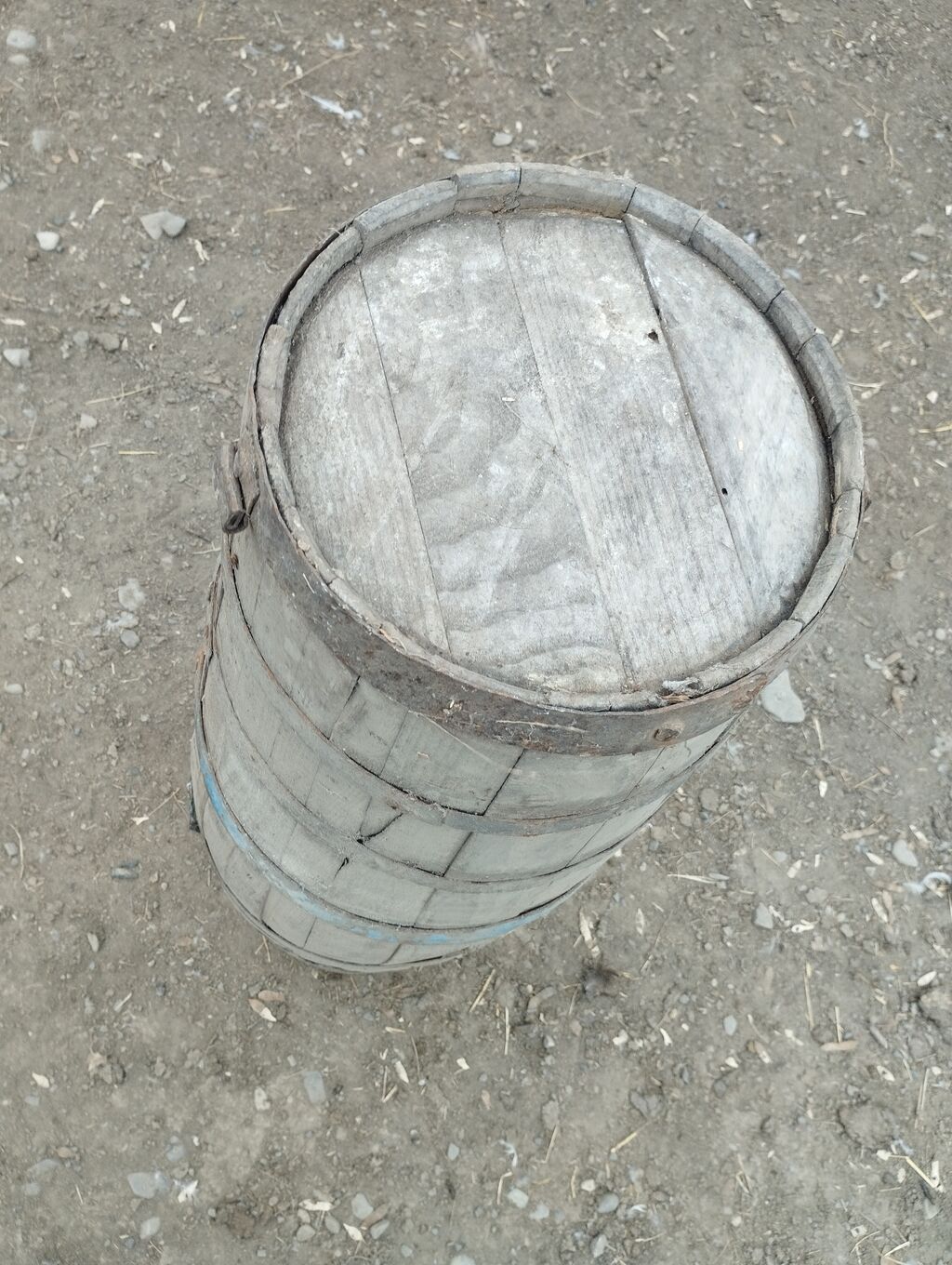 Qədimi Nəhrə Taxta çəllək - Material: ağac lamellər, metal halqalarla — Su çənləri, kanisterləri, bochkalar, Oğuz (4)