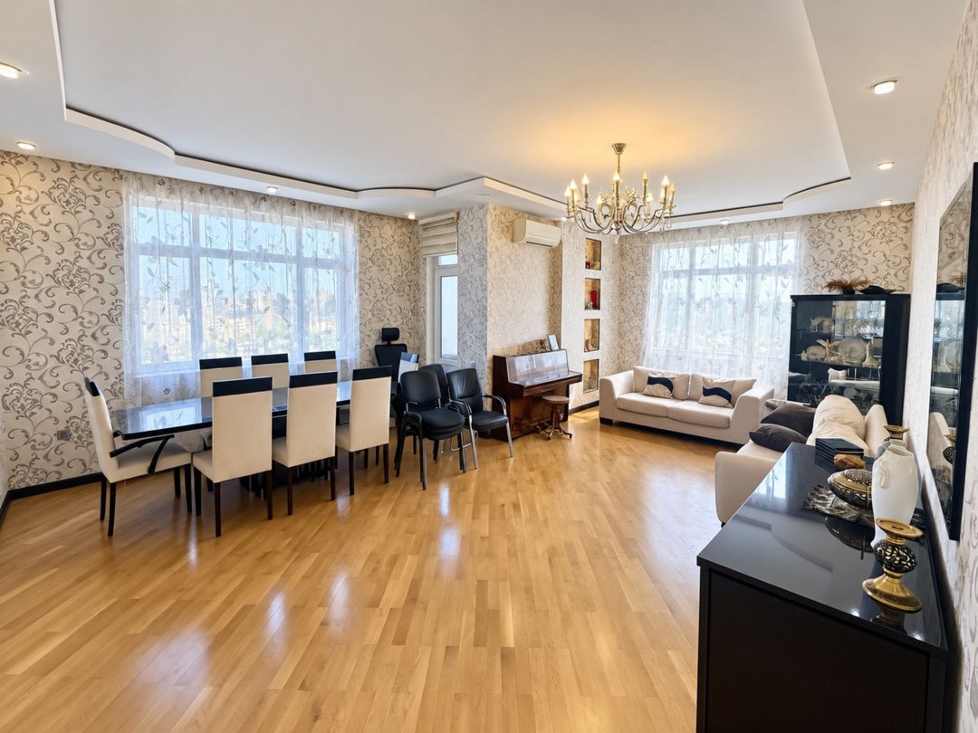 Satılır 3 otaqlı yeni tikili 130 m² — Mənzil, Bakı