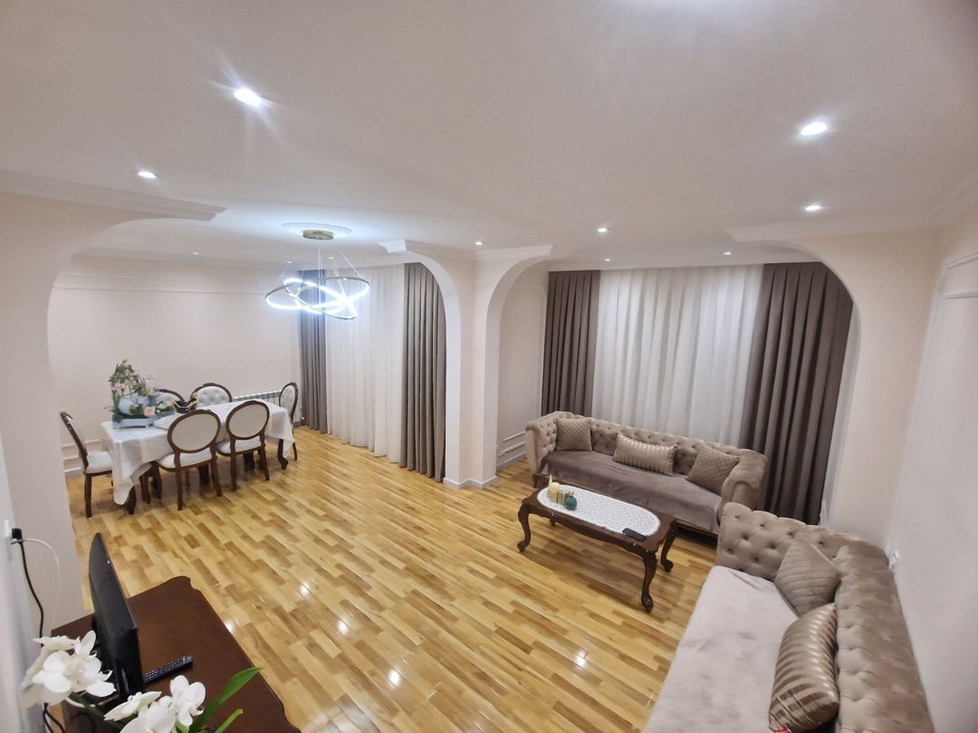 Satılır 4 otaqlı köhnə tikili 120 m² — Mənzil, Bakı (3)