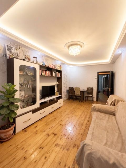 Satılır 3 otaqlı köhnə tikili 66 m² — Bakı