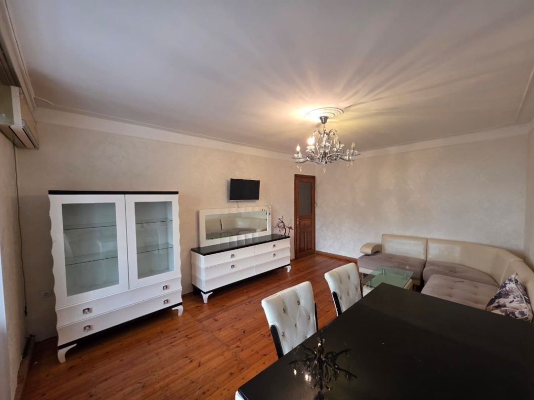 İcarəyə verilir 2 otaqlı köhnə tikili 80 m² — Mənzil, Bakı