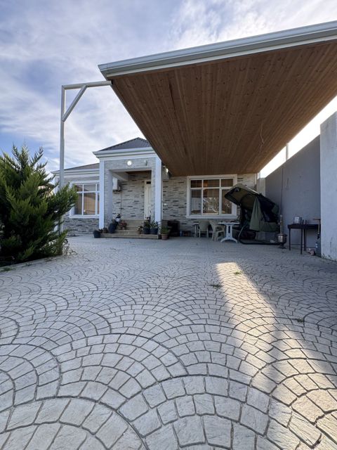 Satılır 3 otaqlı həyət evi/bağ evi 110 m² — Bakı