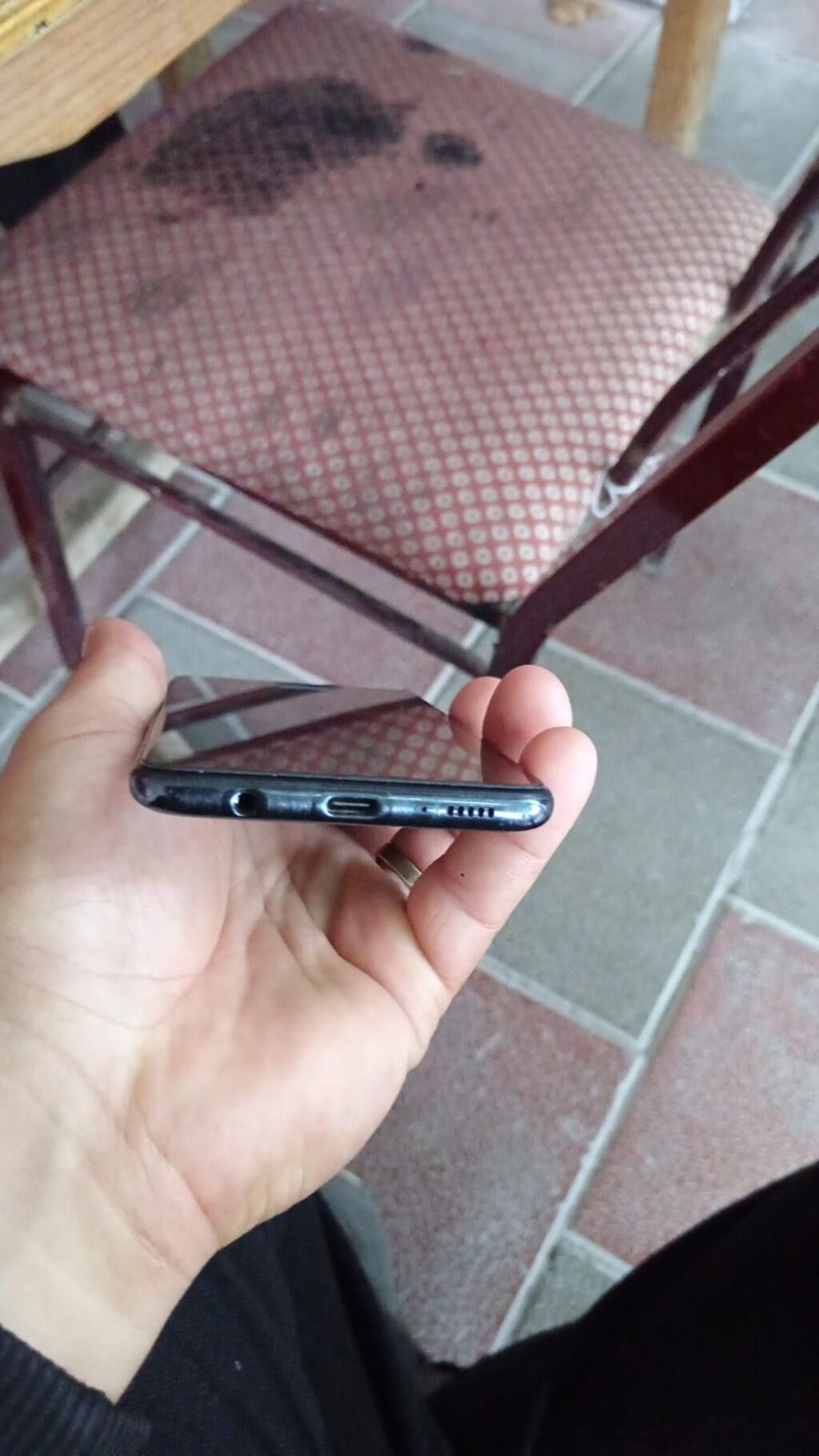 Samsung Galaxy A51, 64 GB, Barmaq izi — Samsung, Bərdə (3)