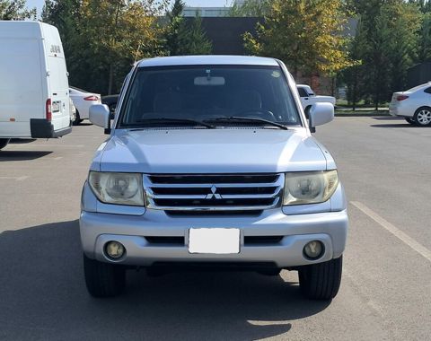 Mitsubishi Pajero io, 2.0 L, 2002 il, 195 000 km — Salyan