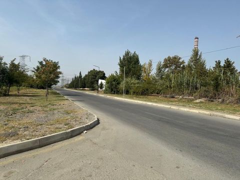 Mingəçevir şəhəri. Qres qəsəbəsi. yolun qiraqi. Pojarniyle üzbü -üz — Mingəçevir