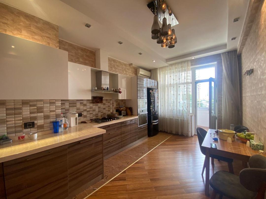 Satılır 4 otaqlı yeni tikili 195 m² — Mənzil, Bakı (12)