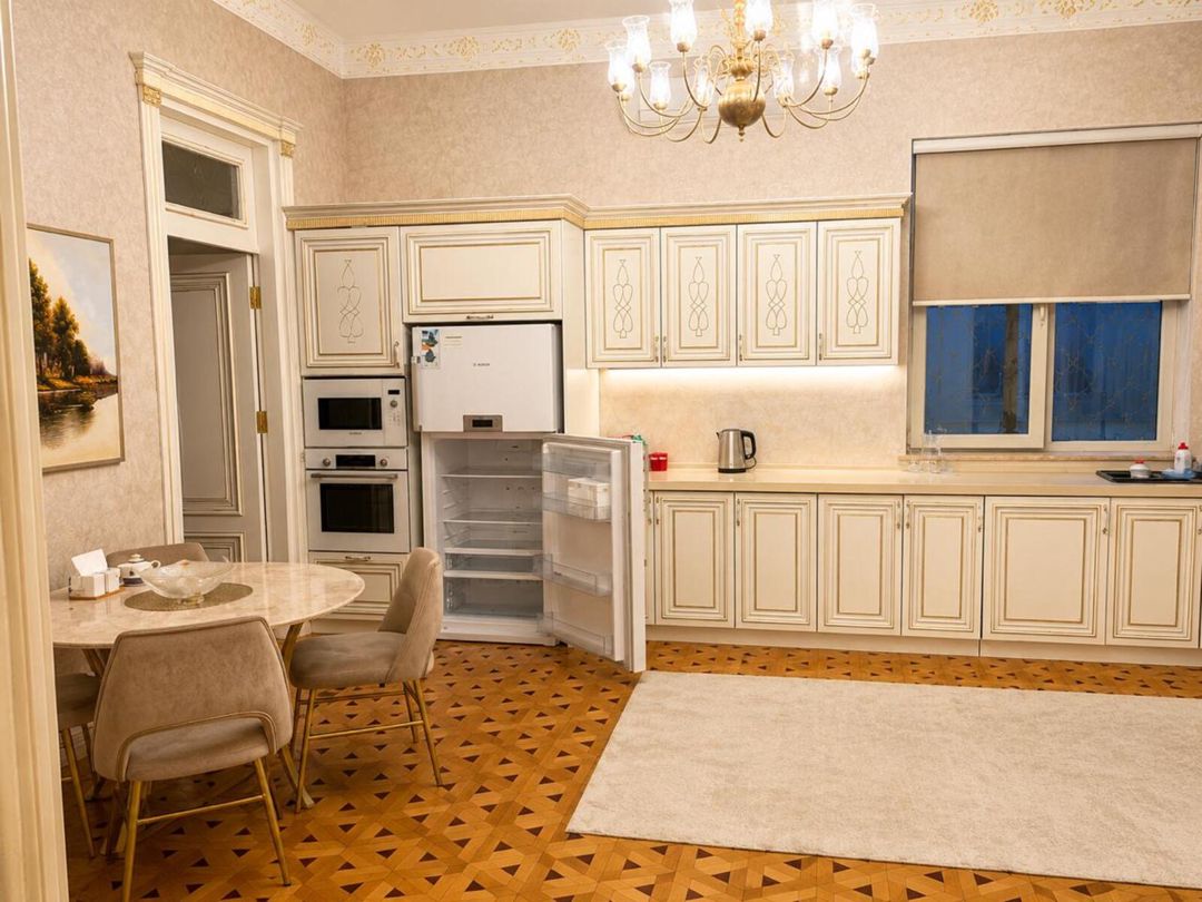 İcarəyə verilir 4 otaqlı köhnə tikili 160 m² — Mənzil, Bakı (8)
