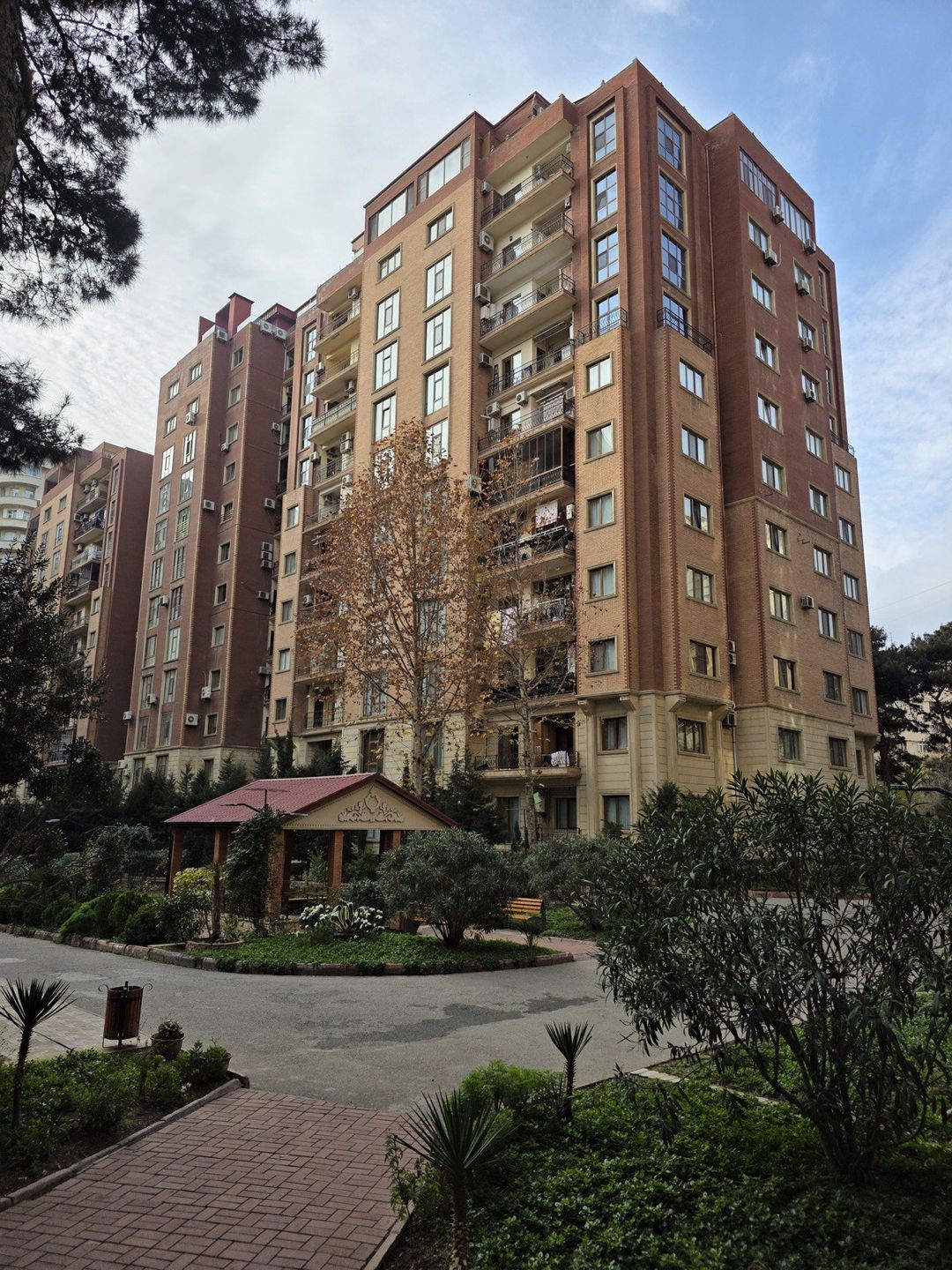 Satılır 10 otaqlı ofis 349 m² — Ofis, Bakı (2)