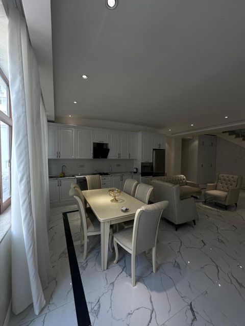 İcarəyə verilir 5 otaqlı yeni tikili 250 m² — Bakı