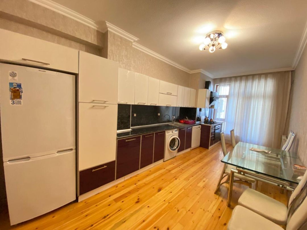 İcarəyə verilir 4 otaqlı yeni tikili 200 m² — Mənzil, Bakı (5)