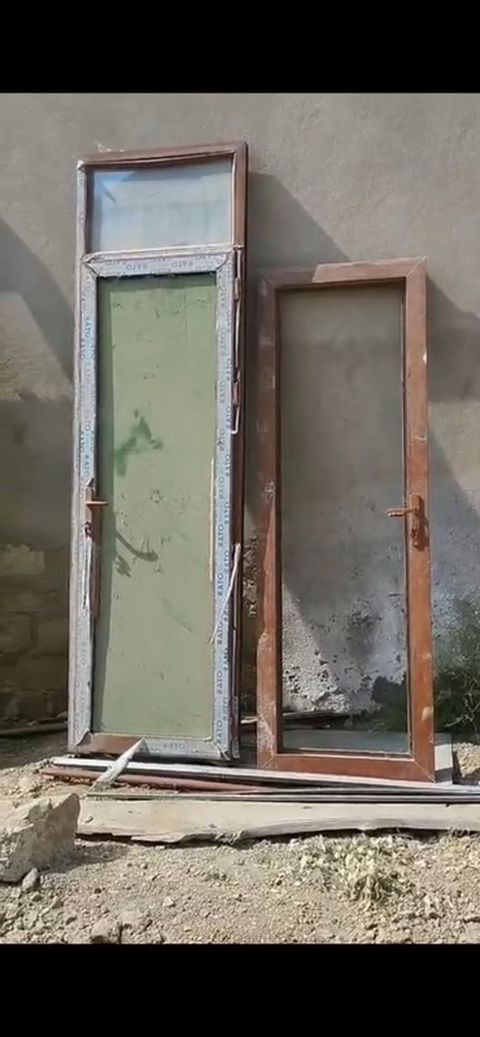 Plastik və şüşəli qapılar – bir neçə ədəd - Material: PVC (plastik) — Bakı