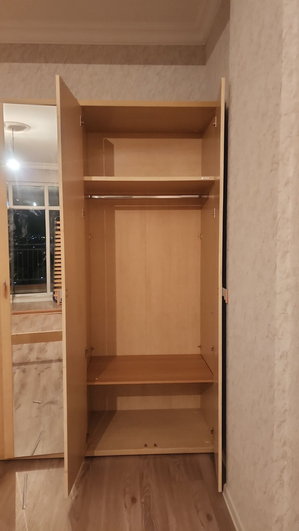 Yataq otağı şkafı və tumbaları (çarpayıda çatışmayan hissələr olduğu — Yataq otağı mobilya dəstləri, Sumqayıt (6)
