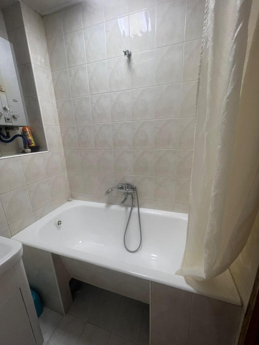 İcarəyə verilir 2 otaqlı köhnə tikili 72 m² — Mənzil, Bakı (9)