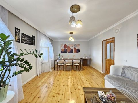 Satılır 5 otaqlı köhnə tikili 120 m² — Bakı