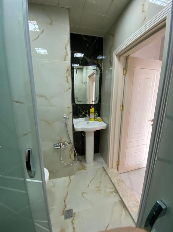 İcarəyə verilir 2 otaqlı yeni tikili 70 m² — Mənzil, Bakı (6)