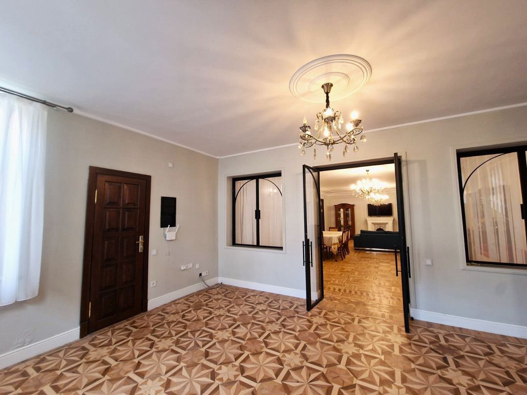 İcarəyə verilir 11 otaqlı həyət evi/bağ evi 650 m² — Ev, villa, Bakı (2)