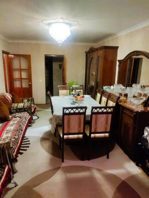 Satılır 3 otaqlı köhnə tikili 65 m² — Bakı