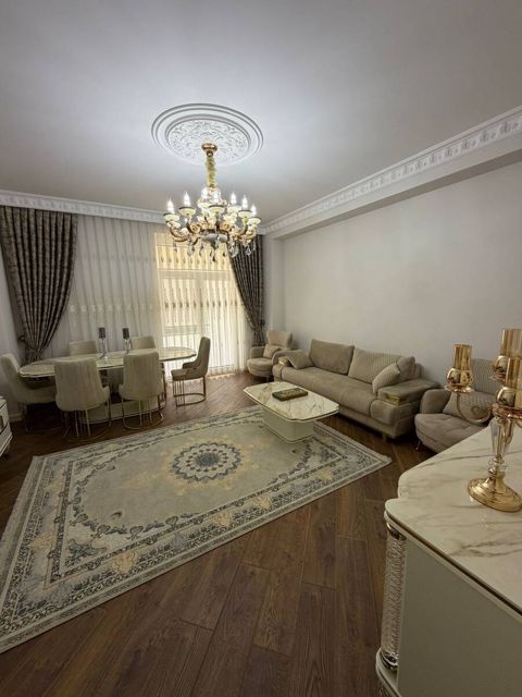 Satılır 4 otaqlı yeni tikili 170 m² — Bakı