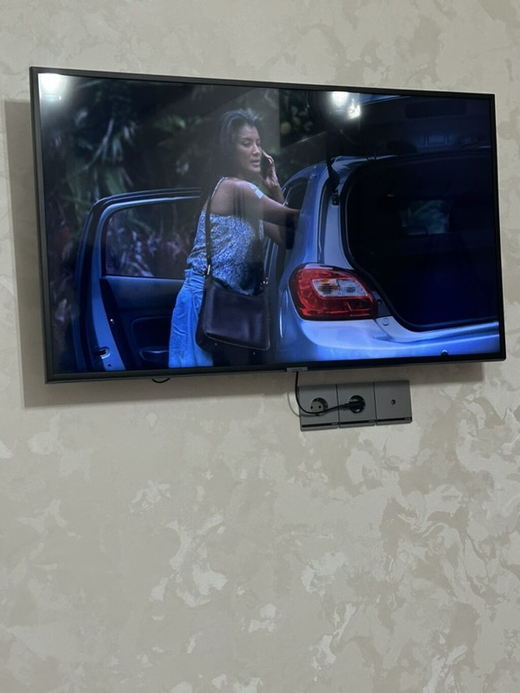 Samsung LED televizor - Ekran: Təxminən 40–43 düym diaqonal, nazik — Televizorlar, Digah (4)