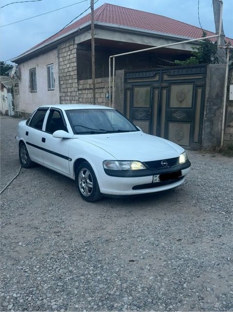 Opel Vectra, 1.8 L, 1996 il, 324 000 km — Sumqayıt