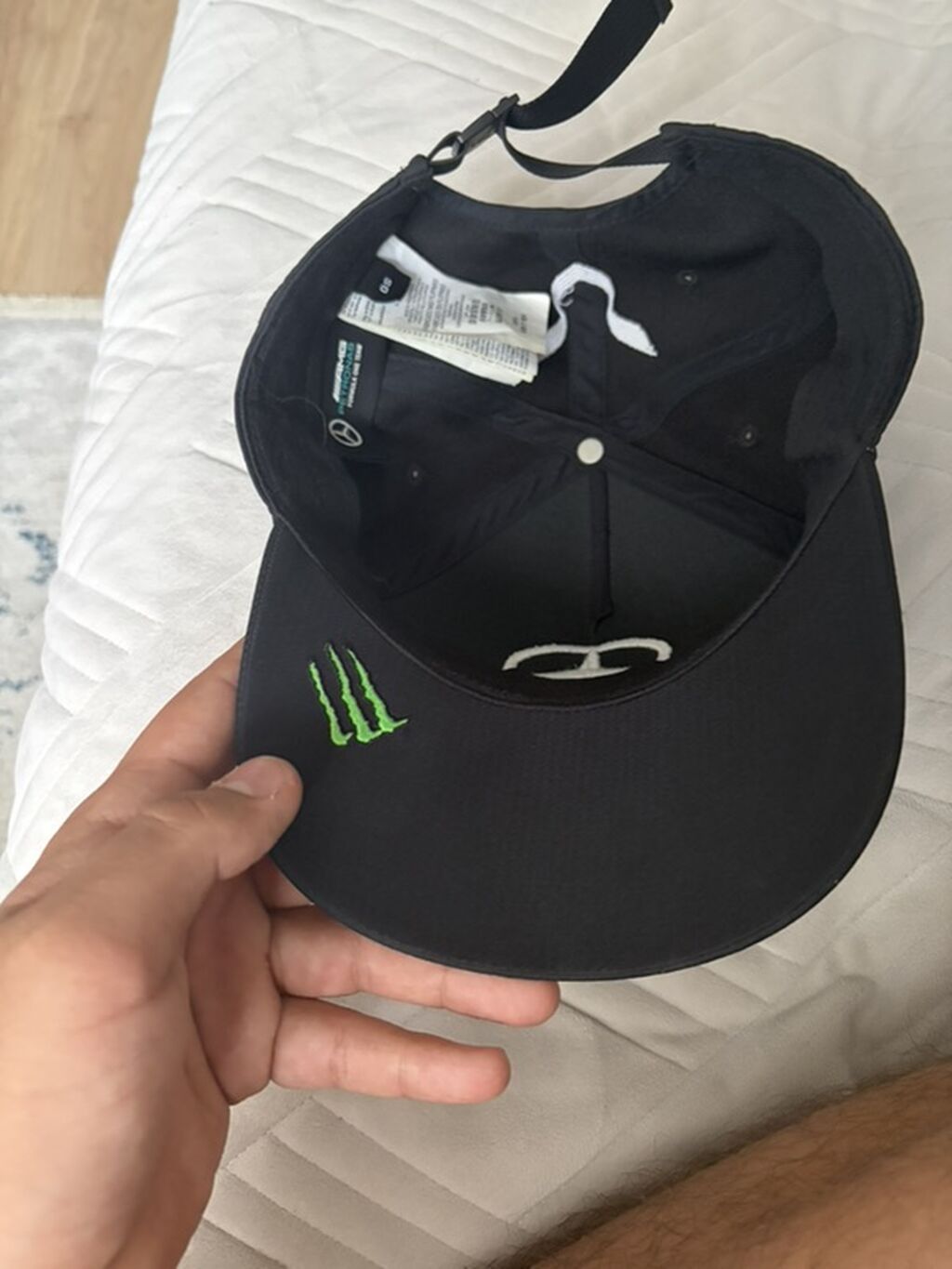 Mercedes-AMG Petronas Formula One Team beysbol papağı - Rəng: qara — Baş geyimi, Bakı (4)