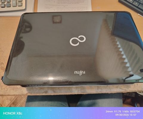 Fujitsu noutbuku Tam işlək vəziyyətdə Prosessor: İ5 Ram: 8 GB HDD — Mingəçevir