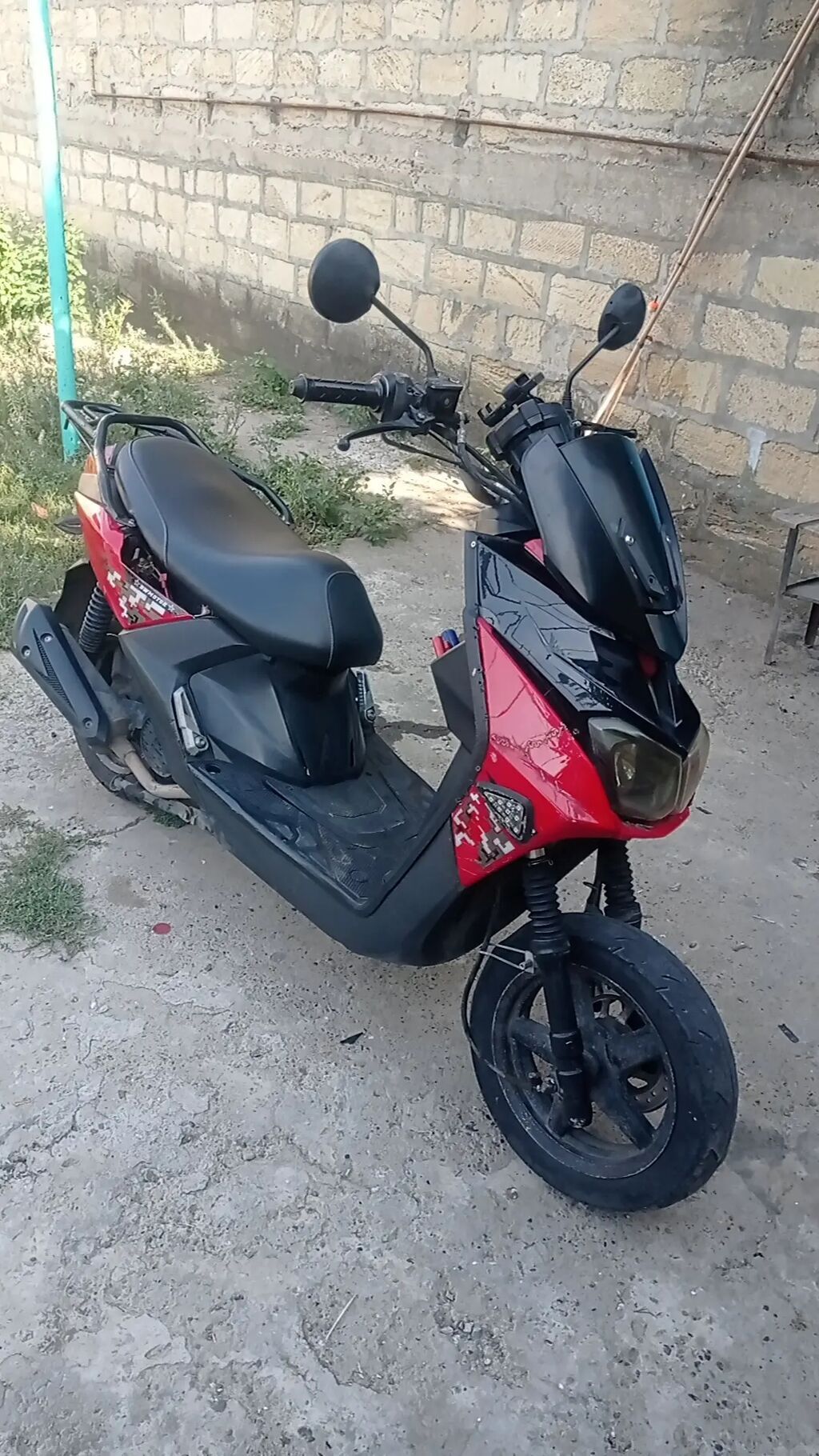 Salam mopet hər bir şeyi işləyir birdənə cüzi yağ yemə var oda — Mopedlər və skuterlər, Bakı