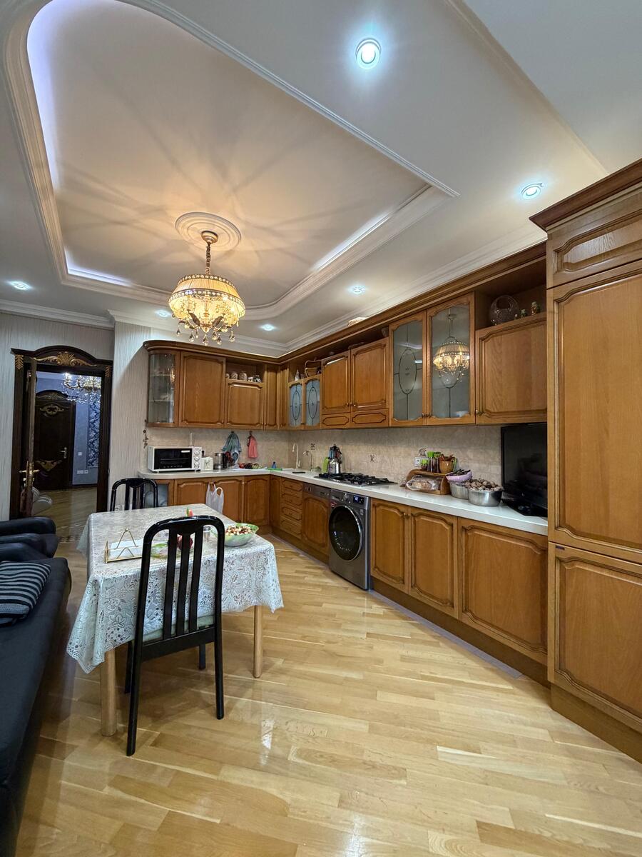 Satılır 4 otaqlı yeni tikili 210 m² — Mənzil, Bakı (2)