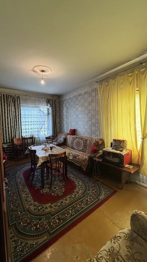 Satılır 2 otaqlı köhnə tikili 40 m² — Bakı