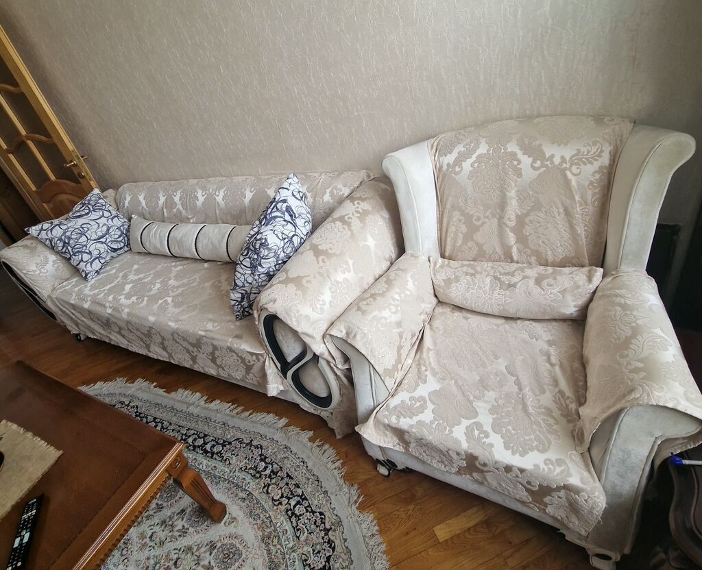 Klassik üslubda yumşaq mebel dəsti - Tərkib: 3 nəfərlik divan + 2 — Yumşaq mobilya dəstləri, Bakı (3)