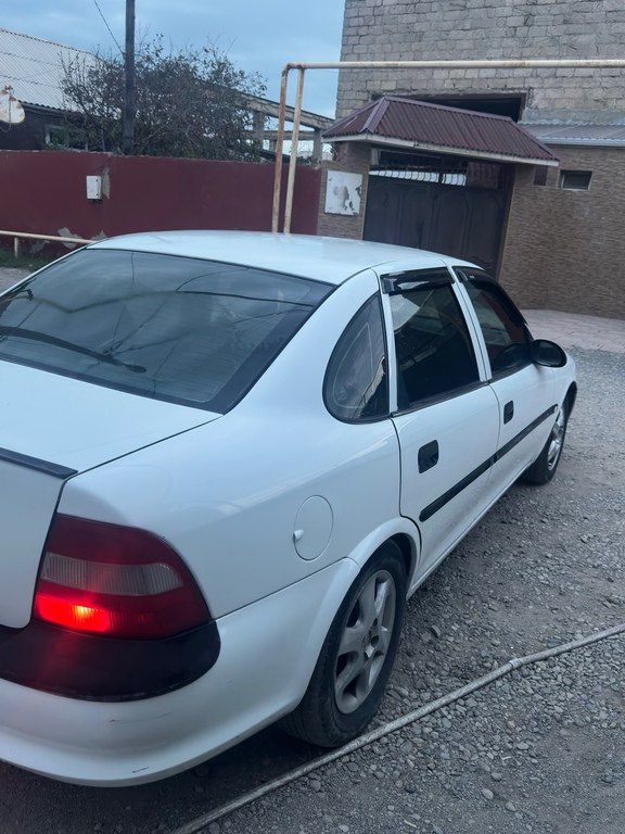 Opel Vectra, 1.8 L, 1996 il, 324 000 km — Avtomobillər, Sumqayıt (2)