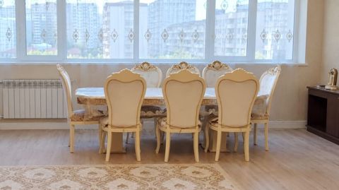 Masa dəsti satılır 440₼. 8 oturcağı var.Ünvan Yasamal. 3221. Fatimə99 — Digah