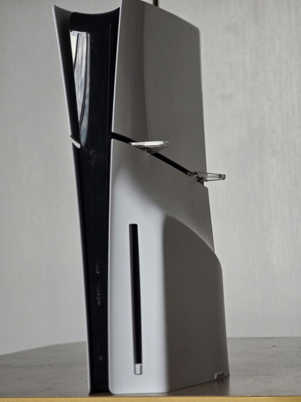 PlayStation 5 Slim satılır. Konsol çox az istifadə olunub və əla — Oyun konsolları, Gəncə (2)