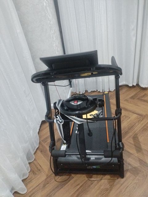 BodyFit qaçış trenajoru - Kompakt, qatlanan konstruksiya: saxlama — Bakı