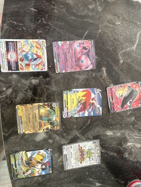 Pokémon TCG nadir kartları dəsti - Şəkillərdə göstərilən müxtəlif — Bakı