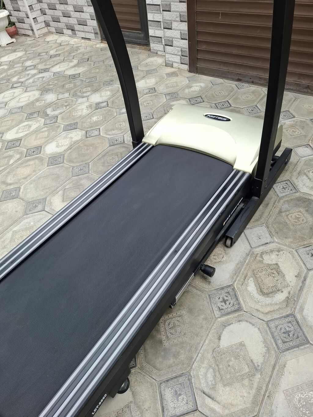 Beqavoy PROTEUS-8860 professional 150kq ceki goturur. Cox iri — Koşu simulyatorları, Sumqayıt (3)