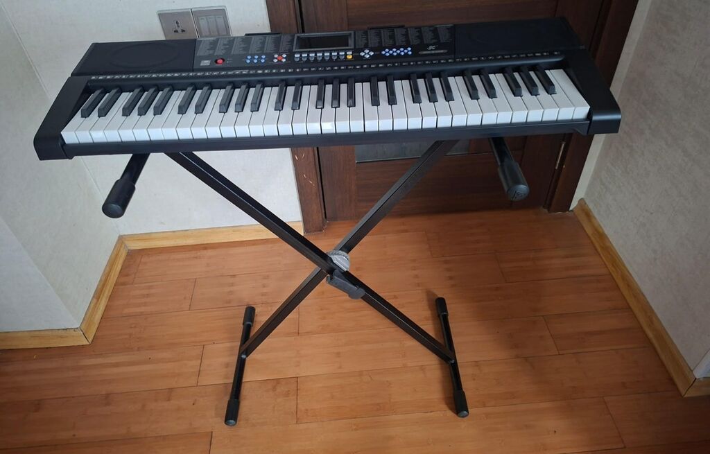 Elektron sintezator klaviatura + tənzimlənən X-stend - 61 klavişli — Pianino və digər klaviş alətləri, Bakı