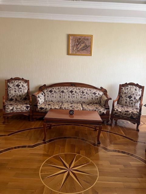 Gülü90 Klassik divan kreslo Yaxshi veziyyetdedir Qiymeti 650 Azn — Bakı