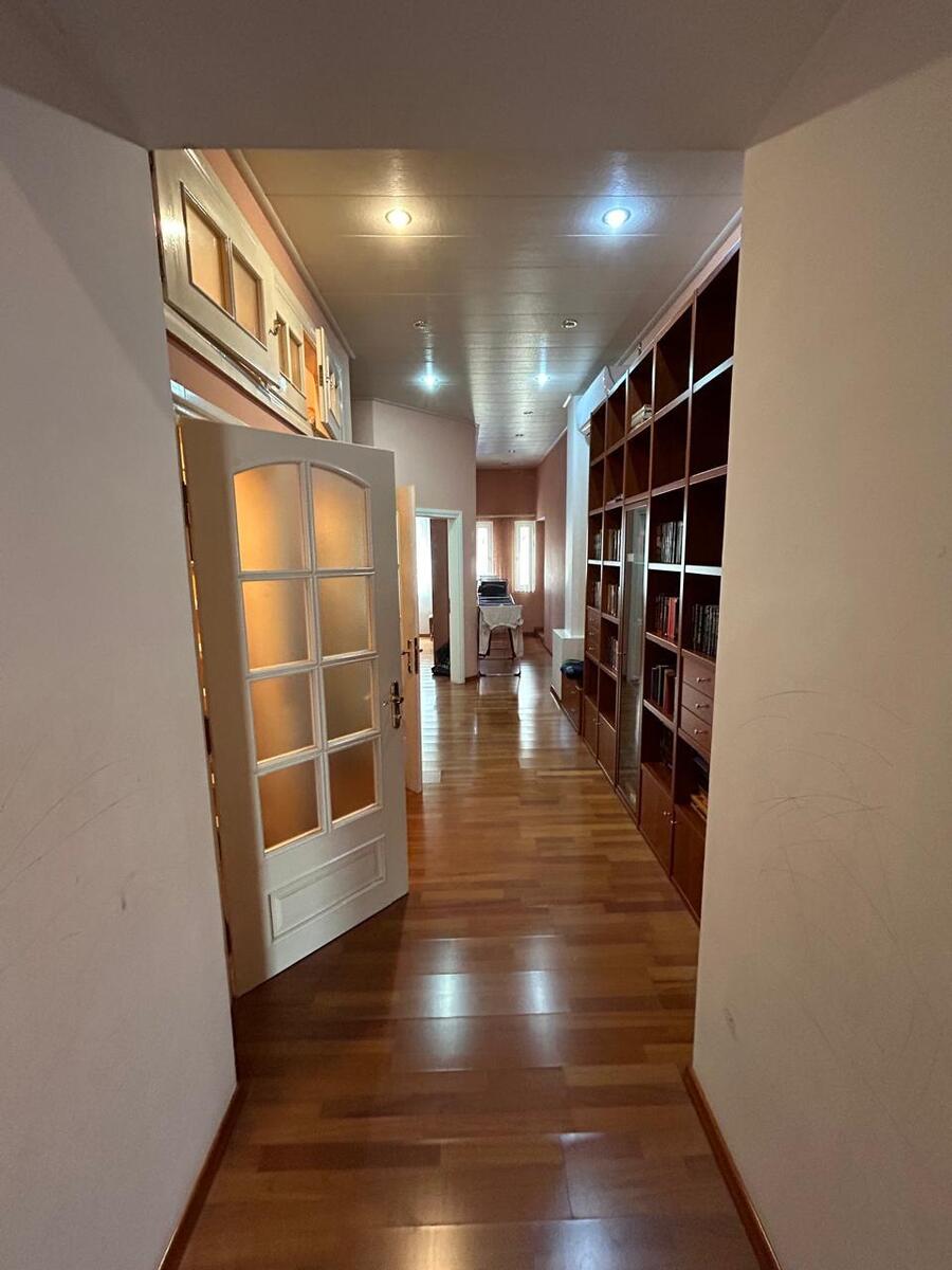 Satılır 7 otaqlı köhnə tikili 400 m² — Mənzil, Bakı (7)