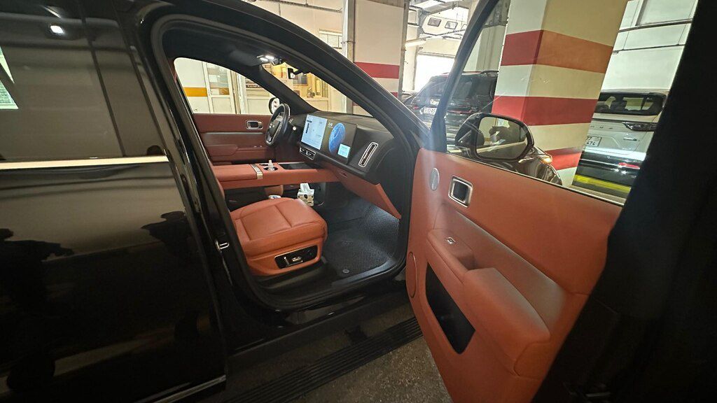 Li Auto L9, 1.5 L, 52.3 kWh, 2025 il, 20 000 km 90-FO-700 — Avtomobillər, Bakı (10)