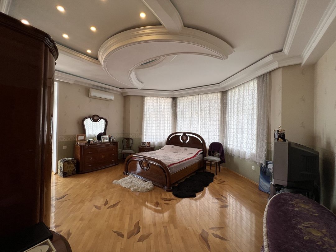 Satılır 4 otaqlı yeni tikili 200 m² — Mənzil, Bakı (10)